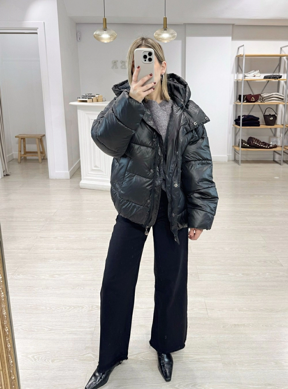 Abrigo acolchado corto capucha