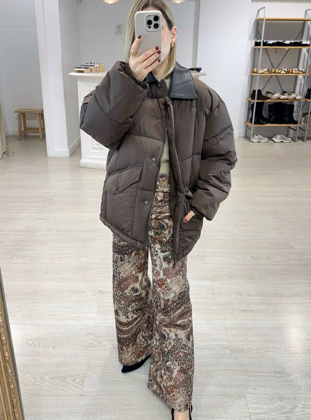 Abrigo acolchado cuello polipiel