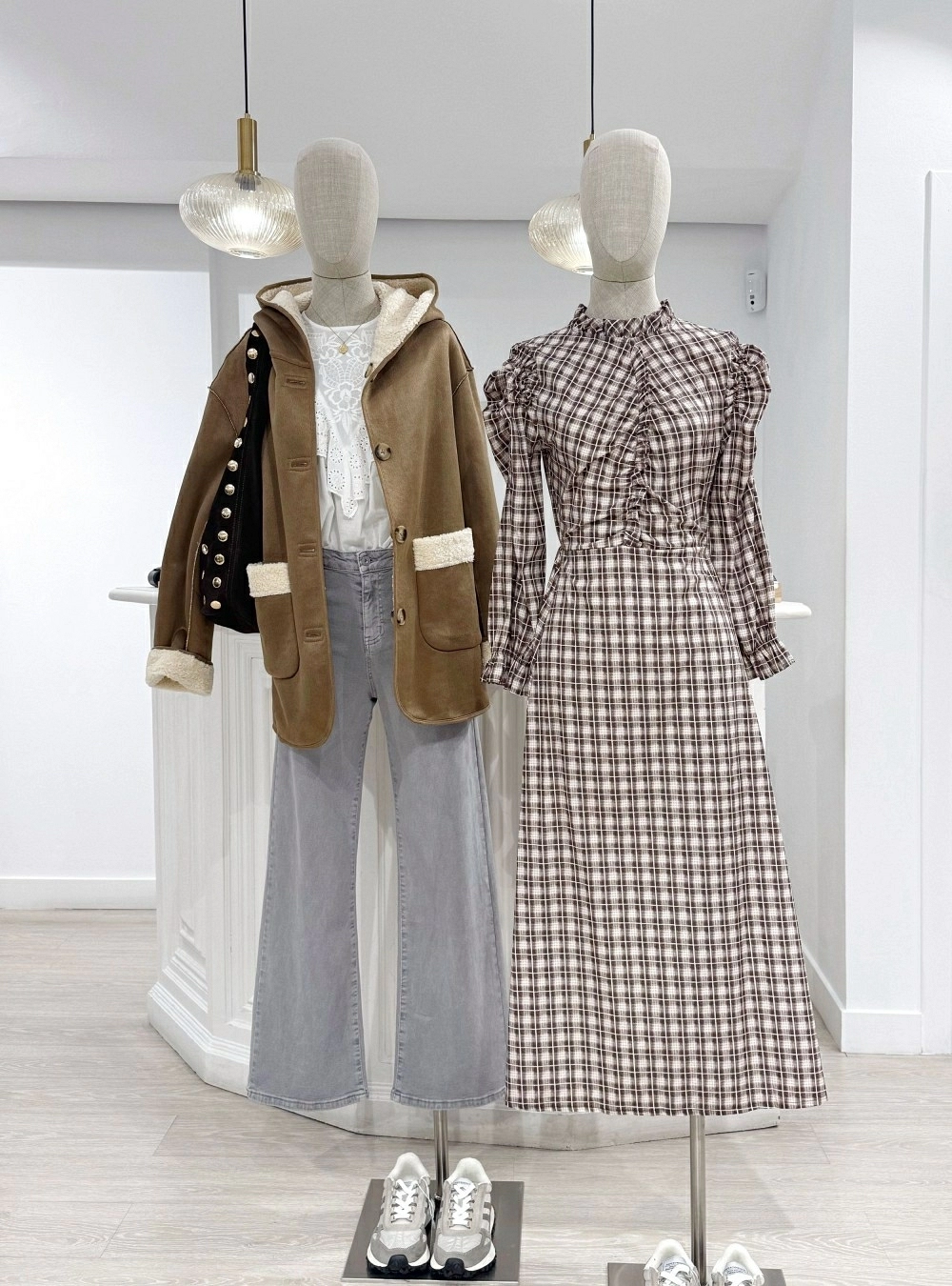 Abrigo antelina, borreguillo y botones