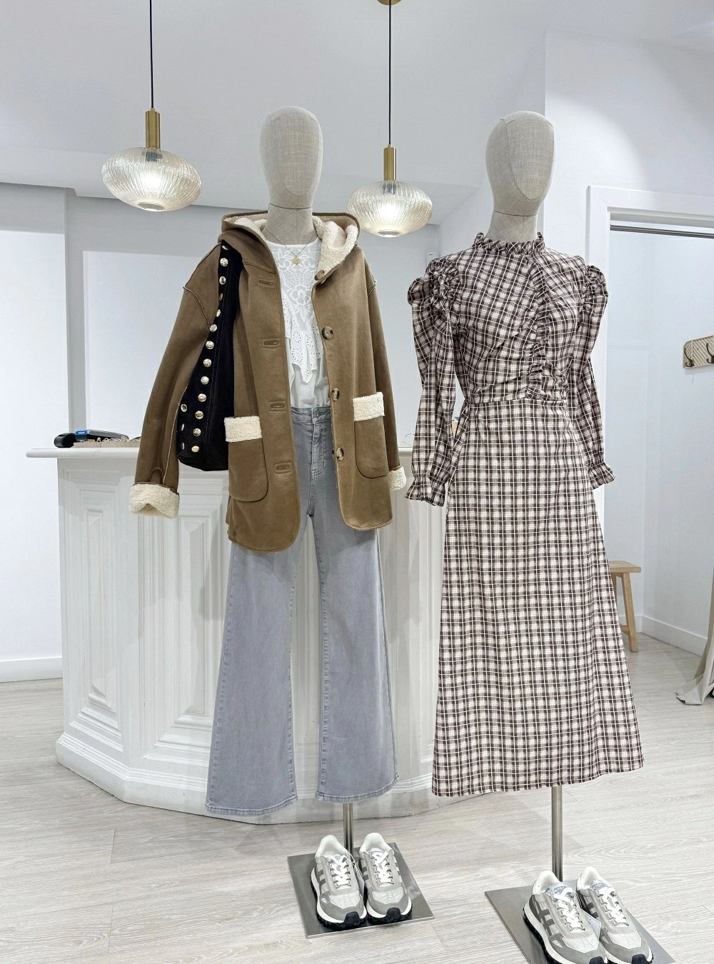 Abrigo antelina, borreguillo y botones