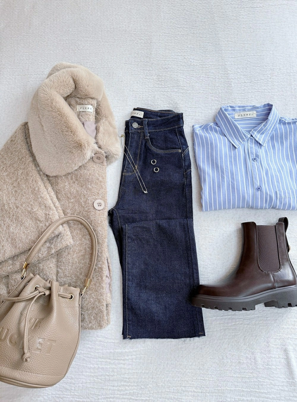 Abrigo corto pelo cuello