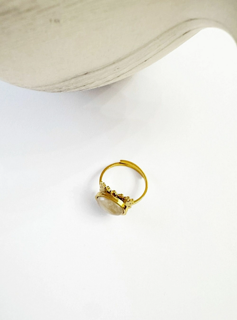 Anillo corona y gema