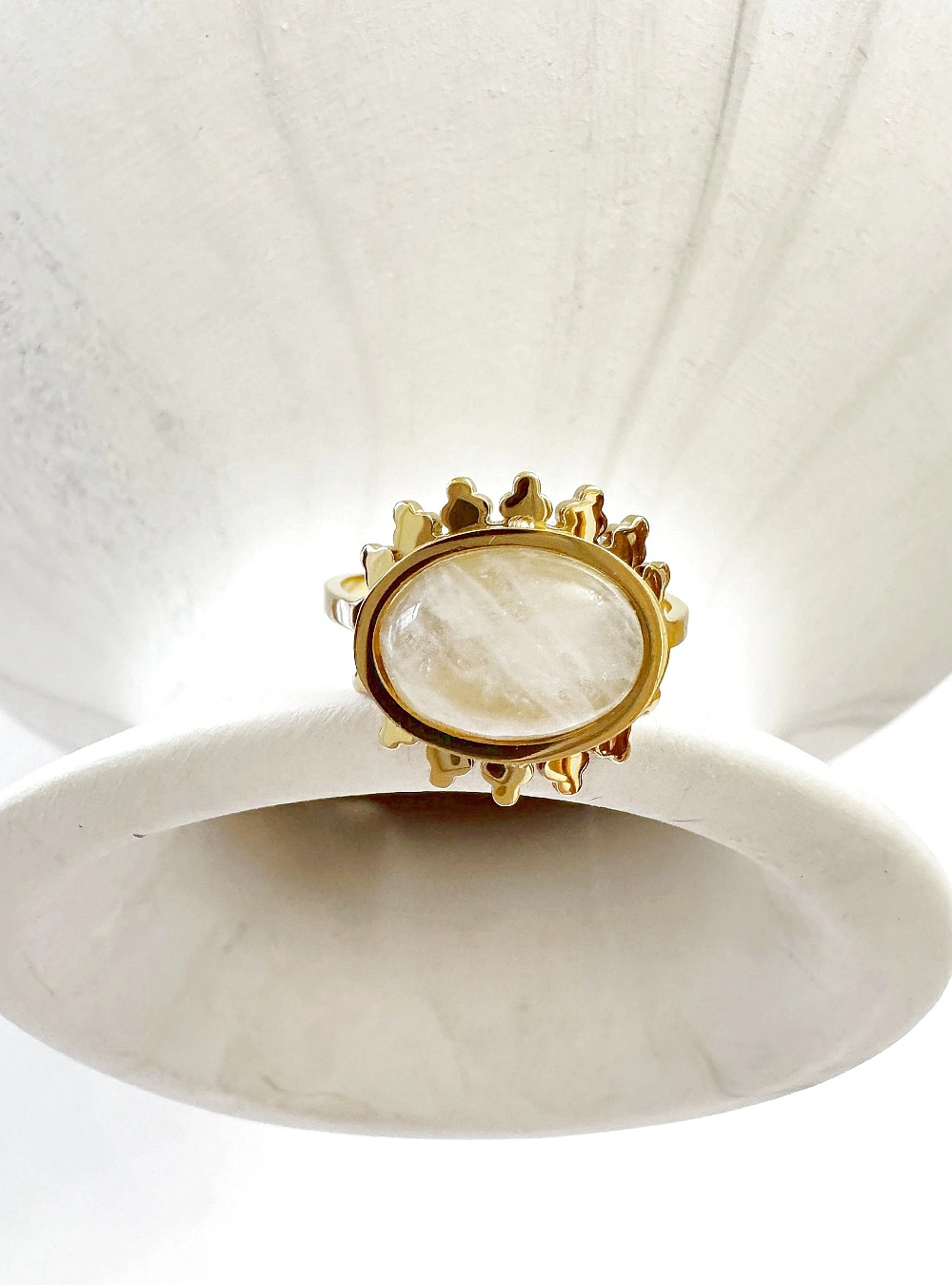 Anillo corona y gema