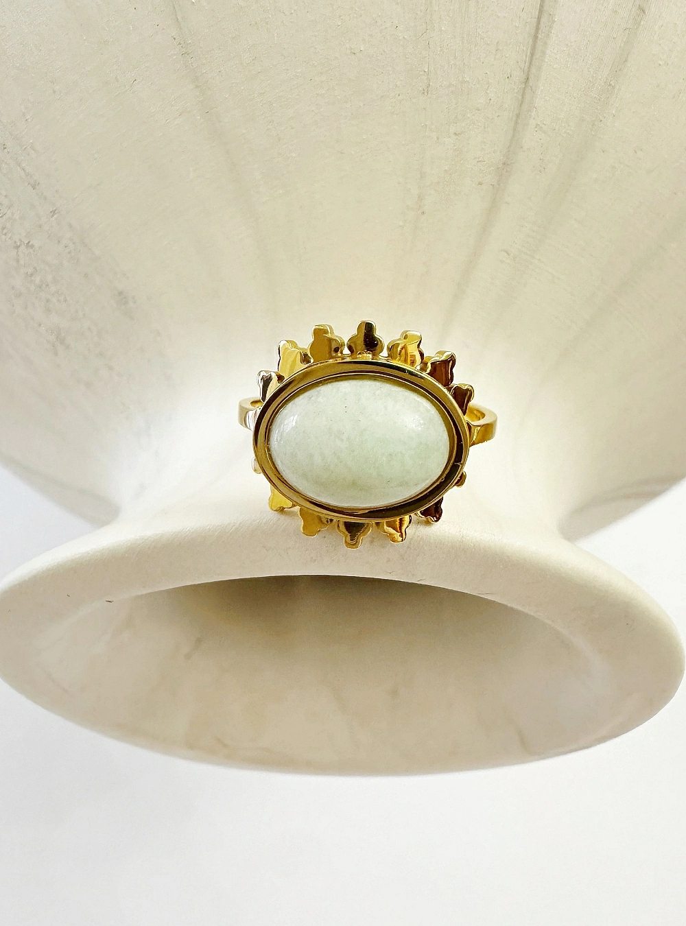 Anillo corona y gema