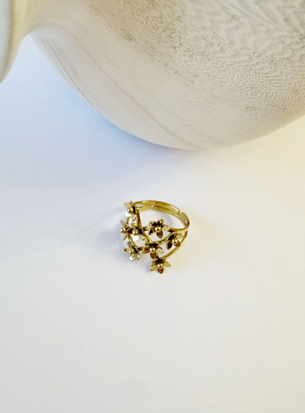 Anillo entramado flores