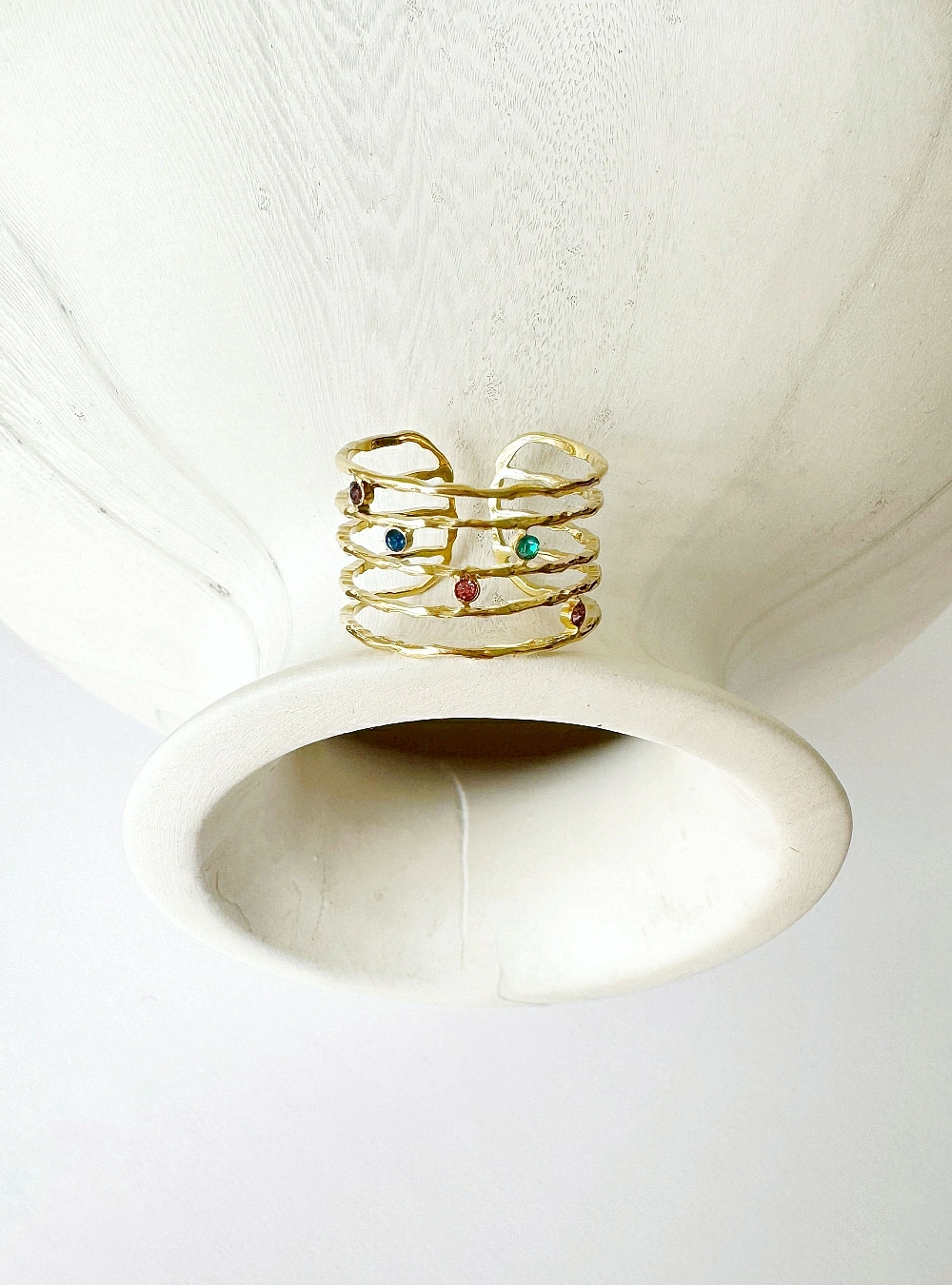 Anillo multiaro circonitas