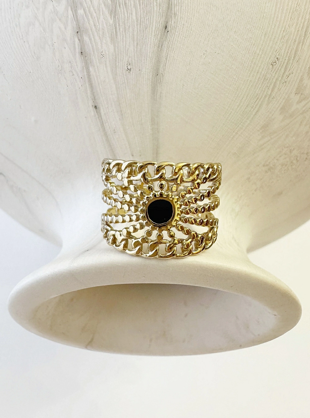 Anillo onix y cadenas