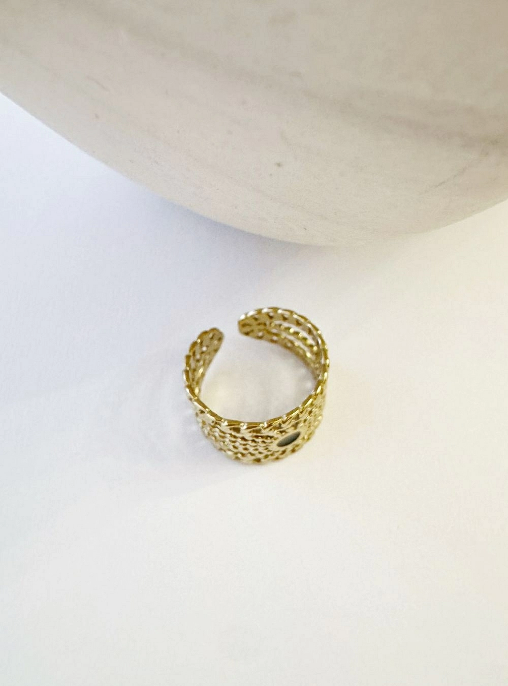Anillo onix y cadenas