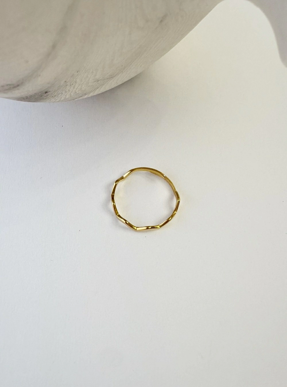 Anillo zigzag