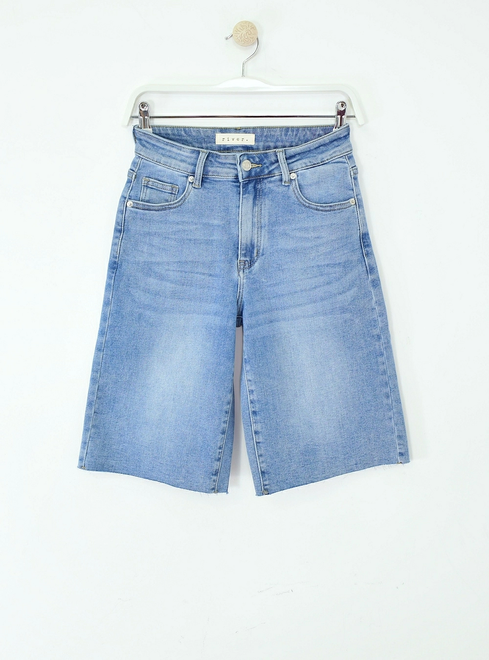 Bermuda denim bajo cut