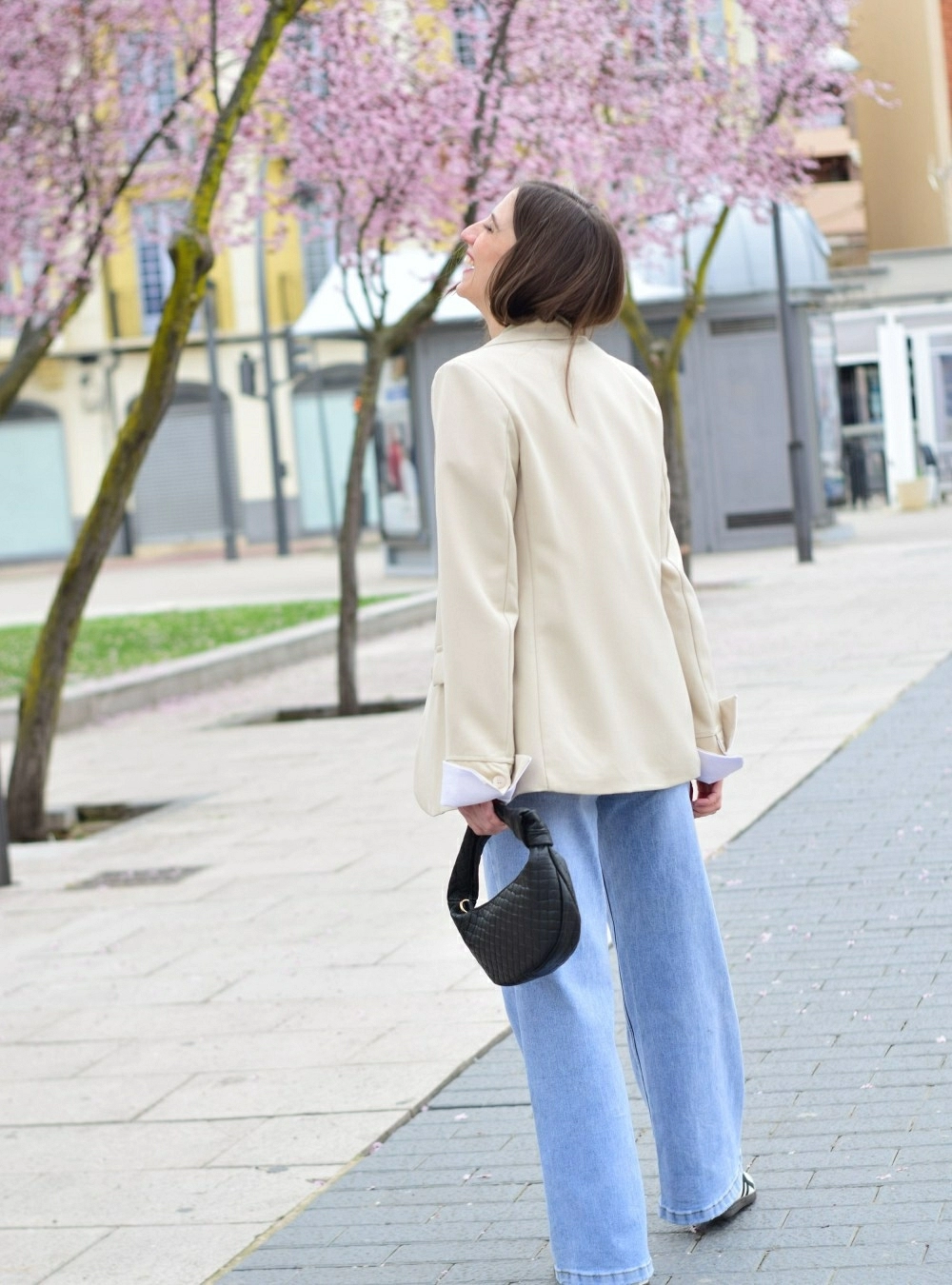 Blazer entallada dos botones