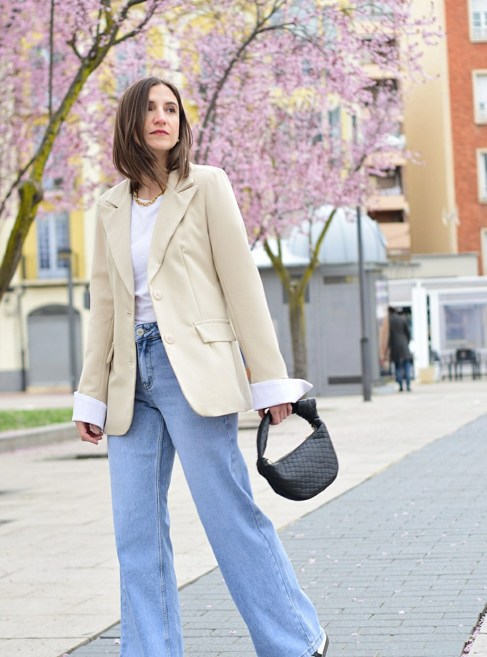 Blazer entallada dos botones