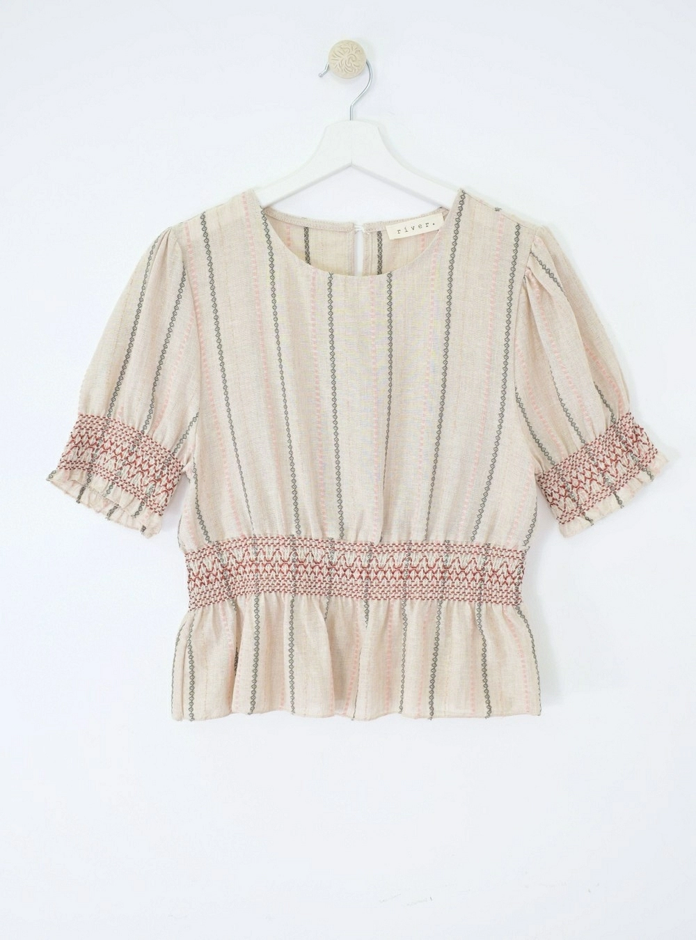 Blusa bordados y elástico