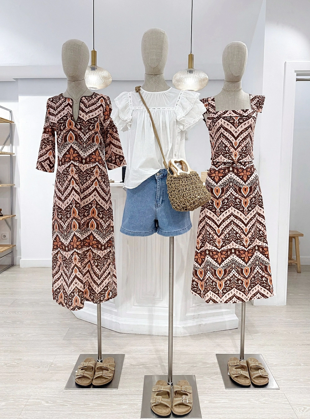 Blusa bordados y volantes manga