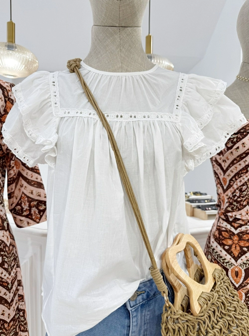Blusa bordados y volantes manga Blusa bordados y volantes manga