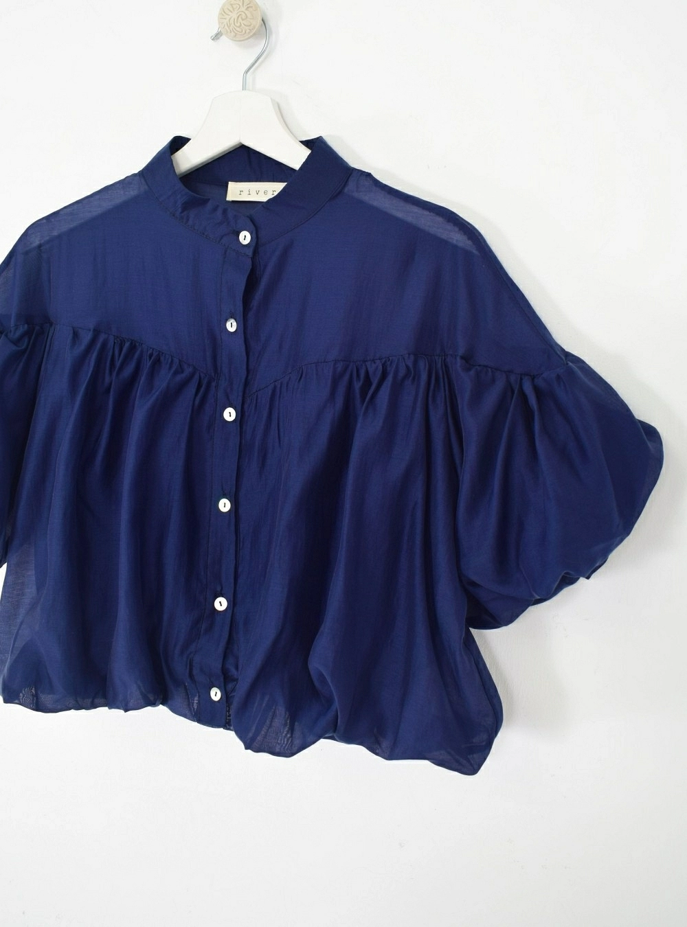 Blusa mangas y bajo abullonado