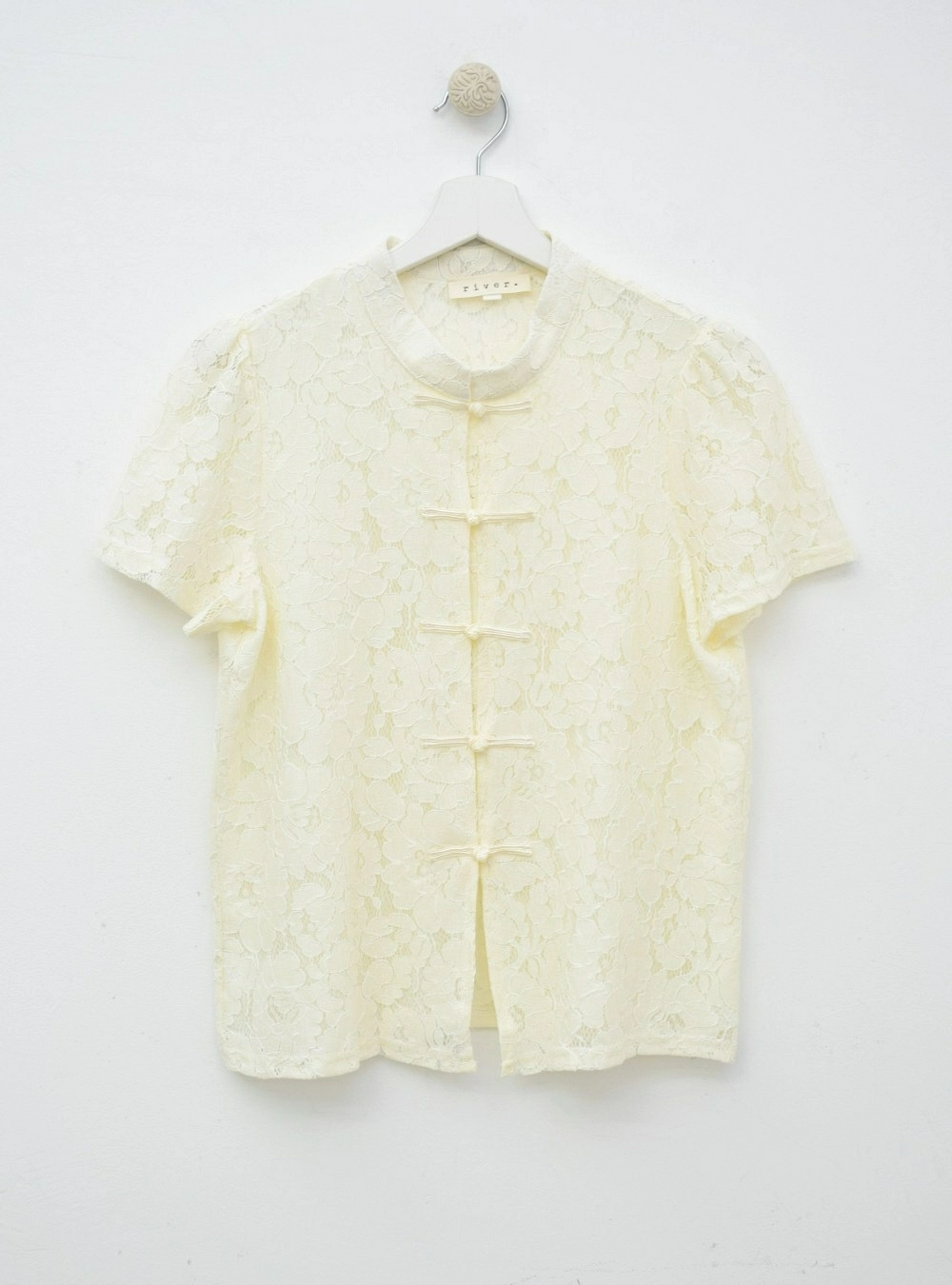 Blusa mc flores y transparencia Blusa mc flores y transparencia