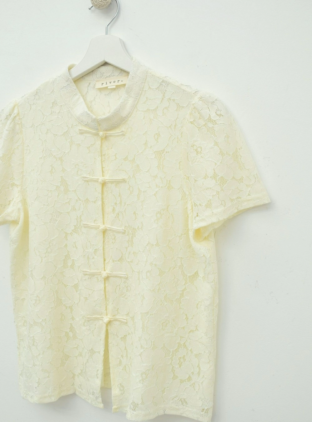 Blusa mc flores y transparencia Blusa mc flores y transparencia