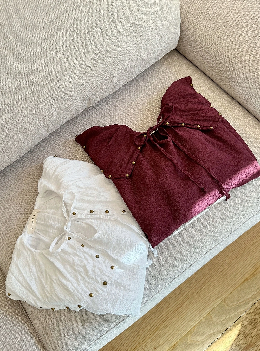 Blusa ml cuello bebe con tachas