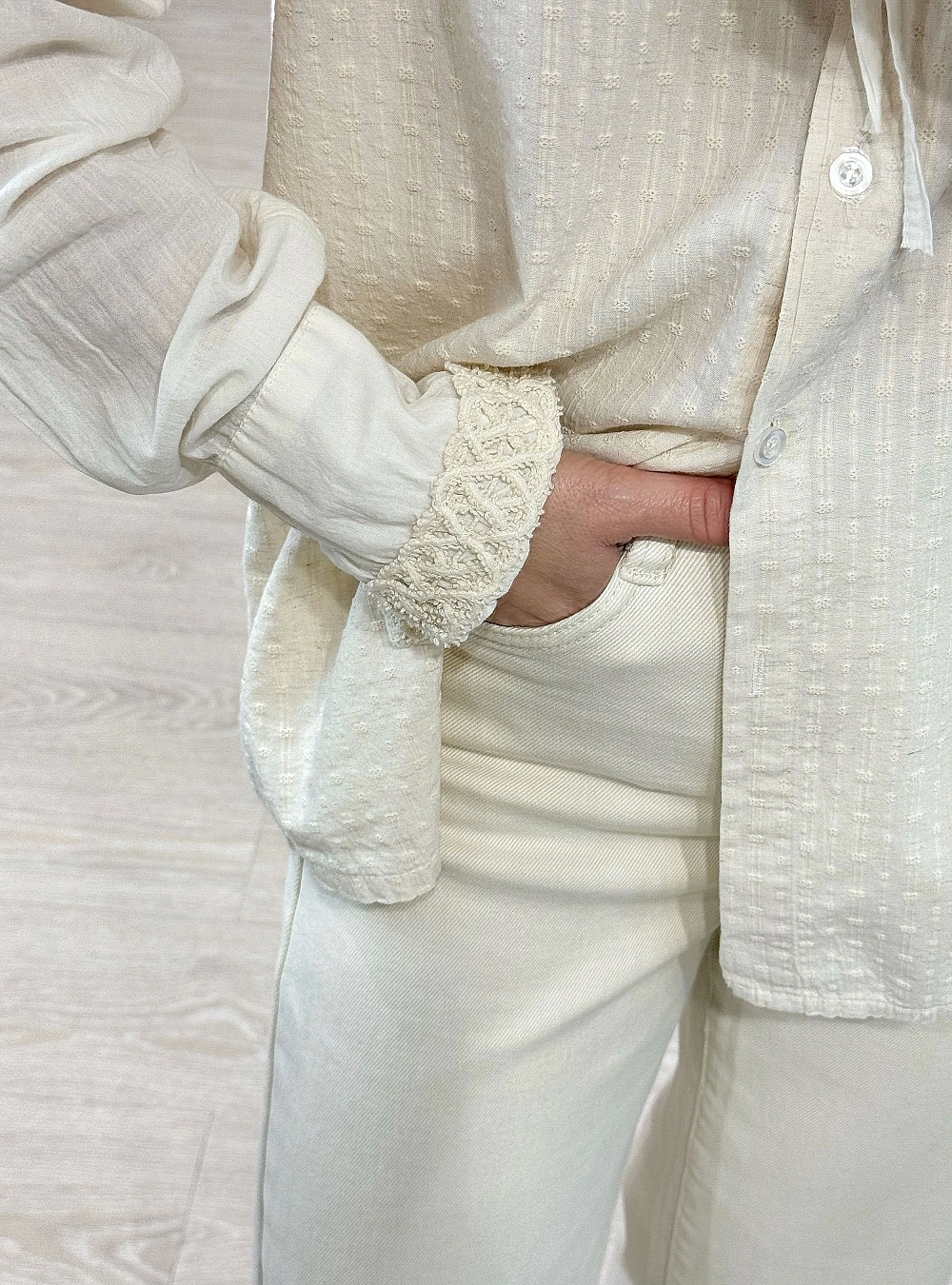 Blusa ml cuello bebe y plumetti Blusa ml cuello bebe y plumetti