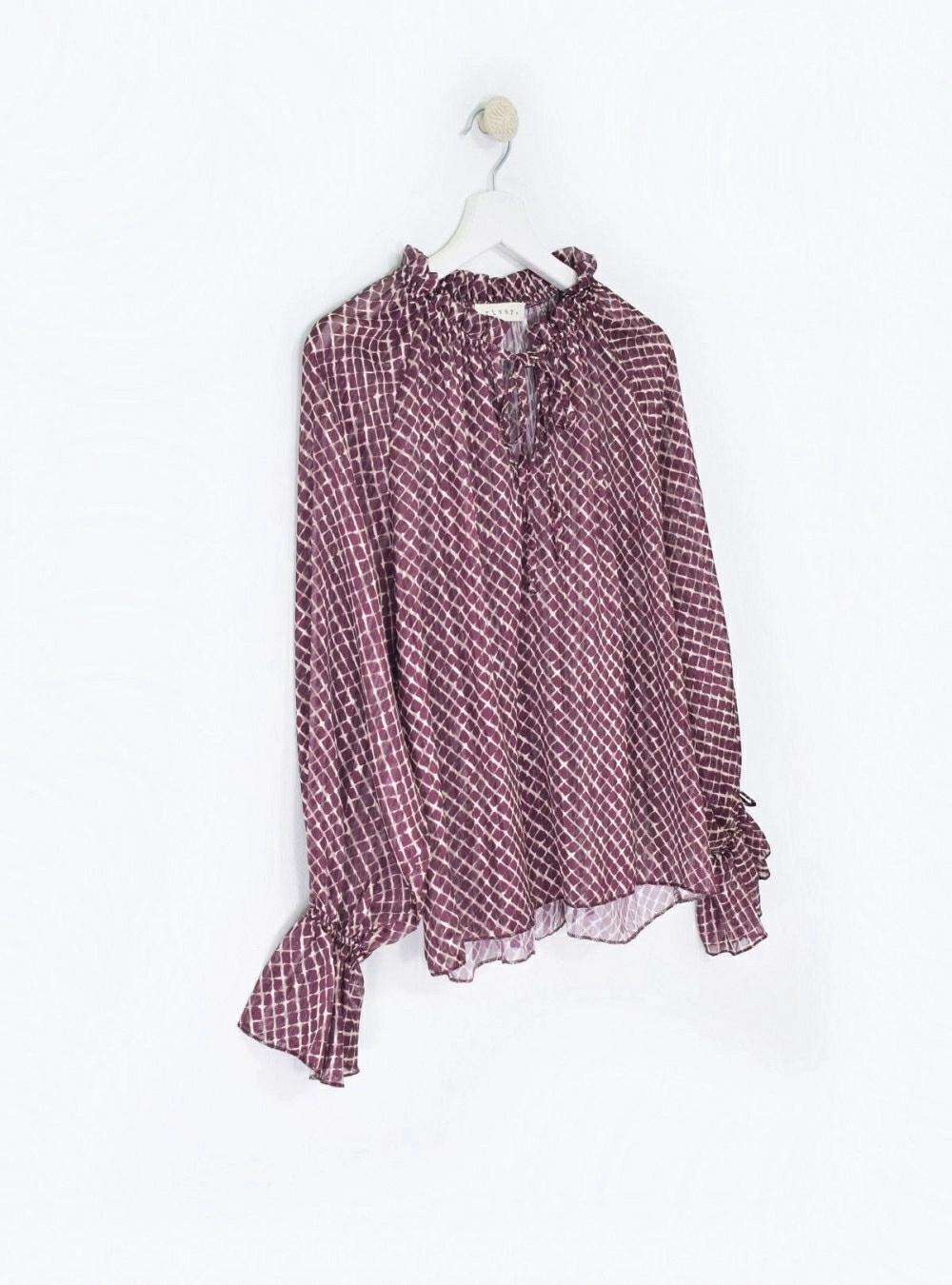 Blusa ml estampada rombos y brillos Blusa ml estampada rombos y brillos