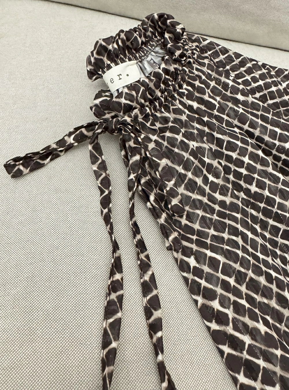 Blusa ml estampada rombos y brillos