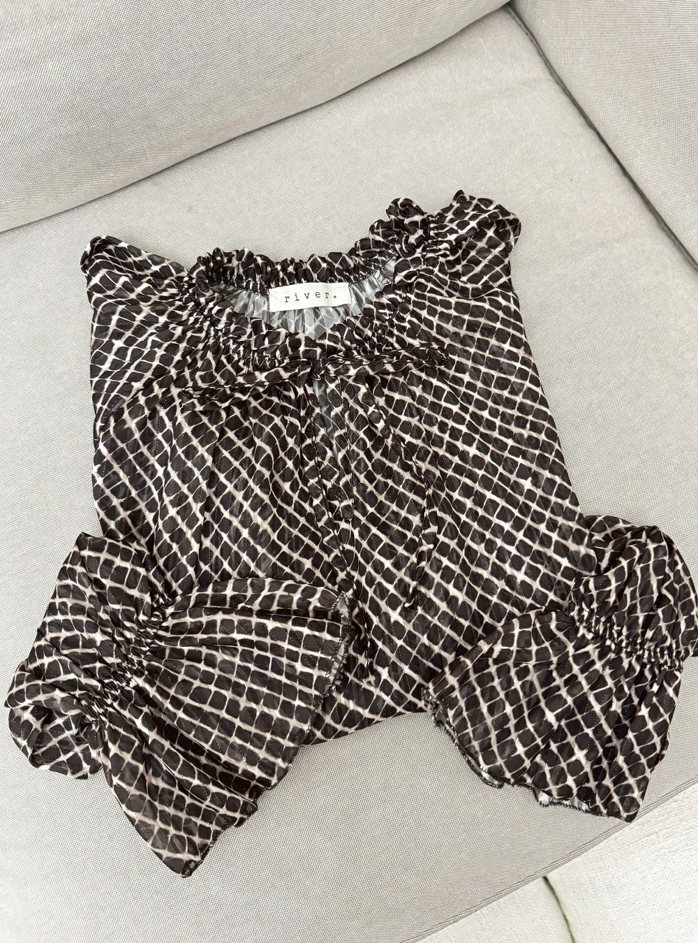 Blusa ml estampada rombos y brillos