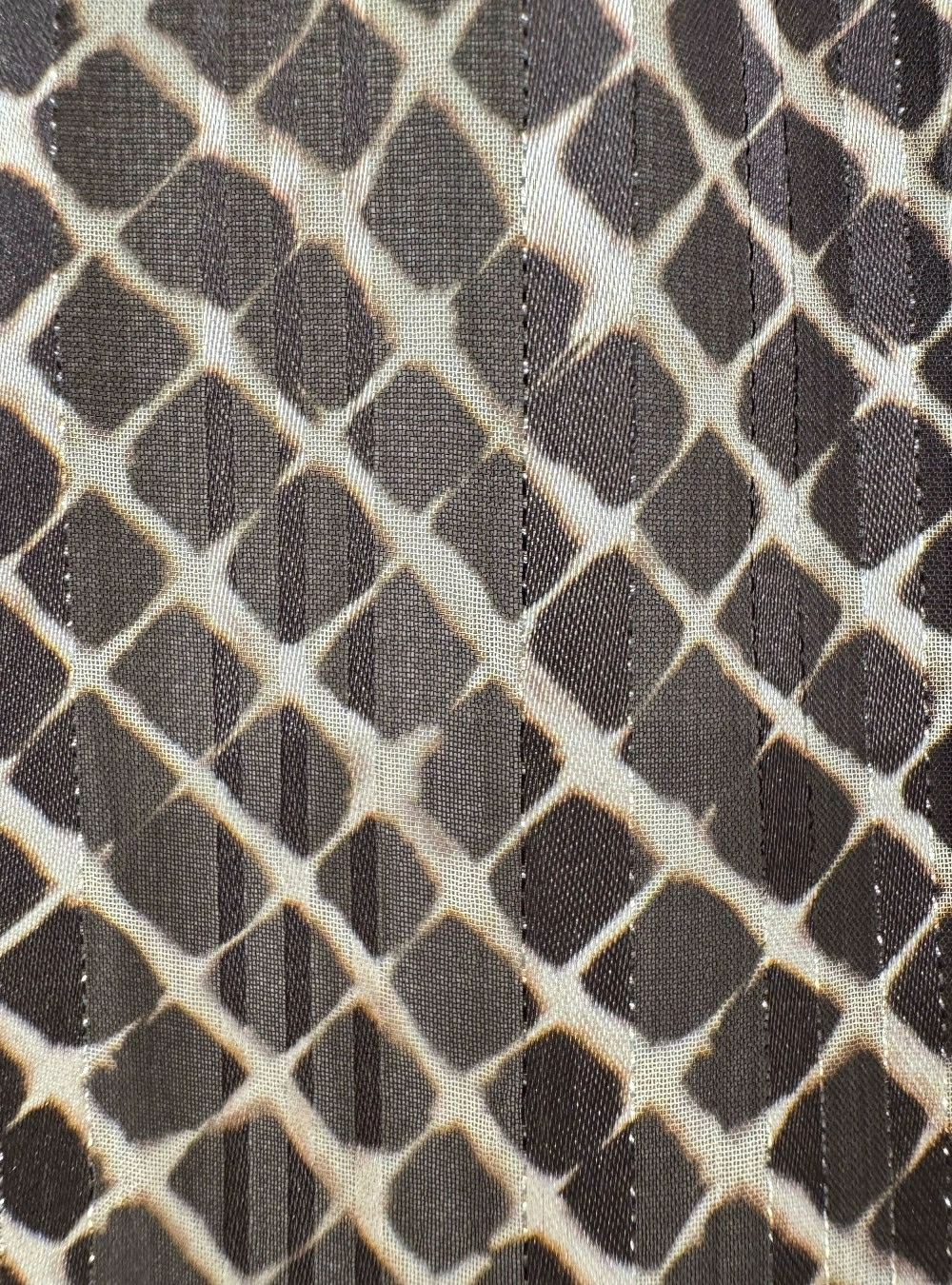 Blusa ml estampada rombos y brillos