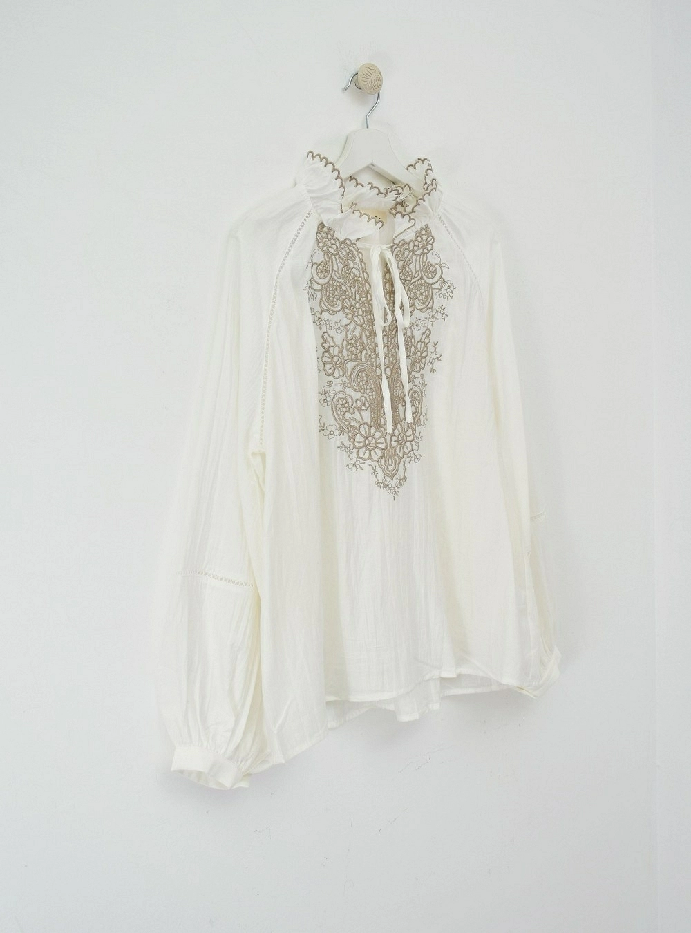 Blusa ml pecho bordado Blusa ml pecho bordado