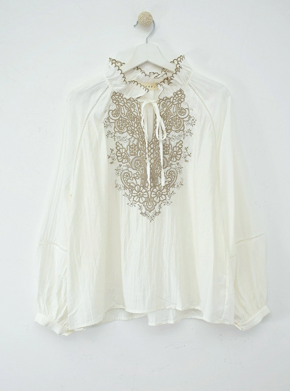 Blusa ml pecho bordado Blusa ml pecho bordado