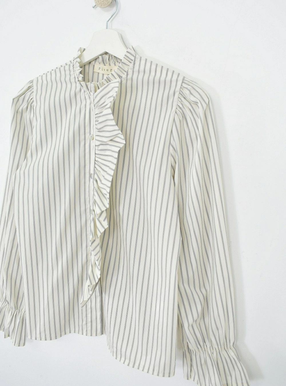 Blusa ml rayas volante en botones Blusa ml rayas volante en botones