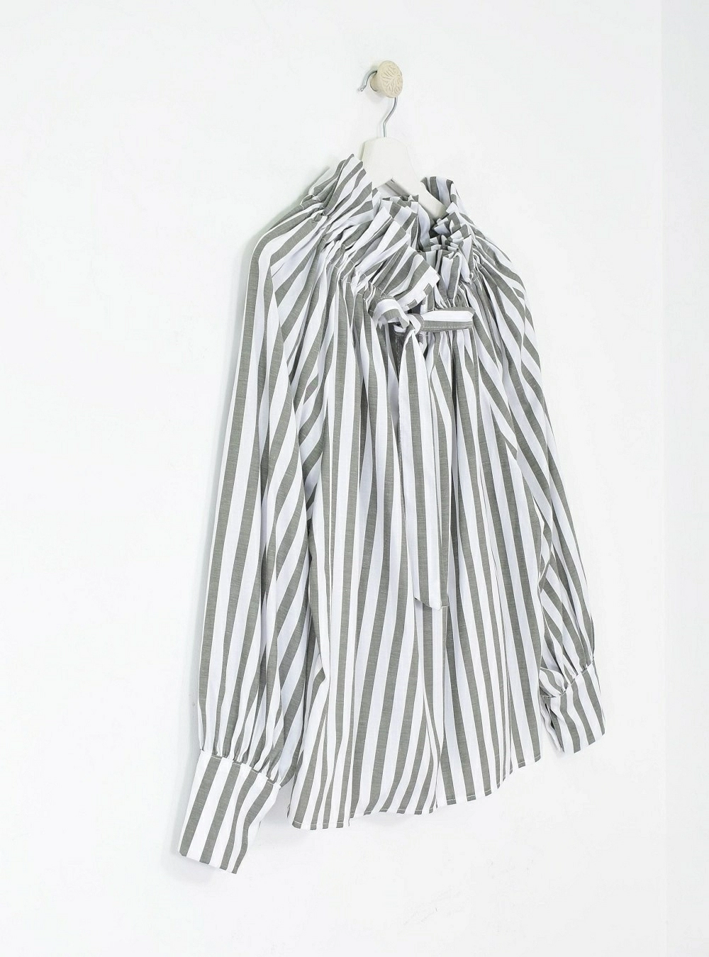 Blusa rayas cuello romántico