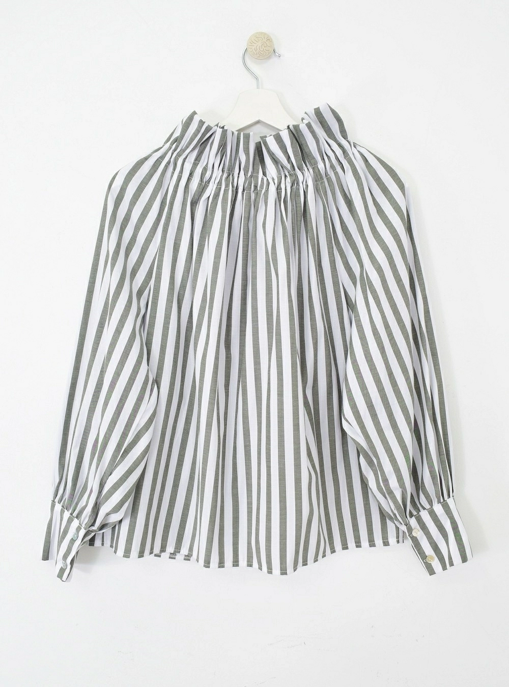 Blusa rayas cuello romántico