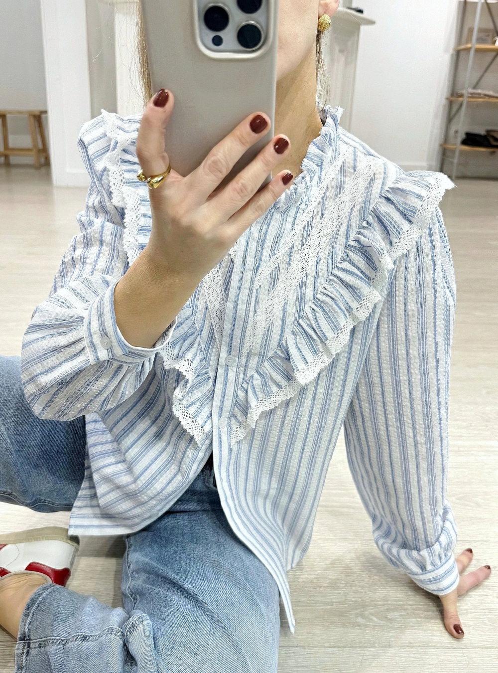 Blusa rayas y volantes en V