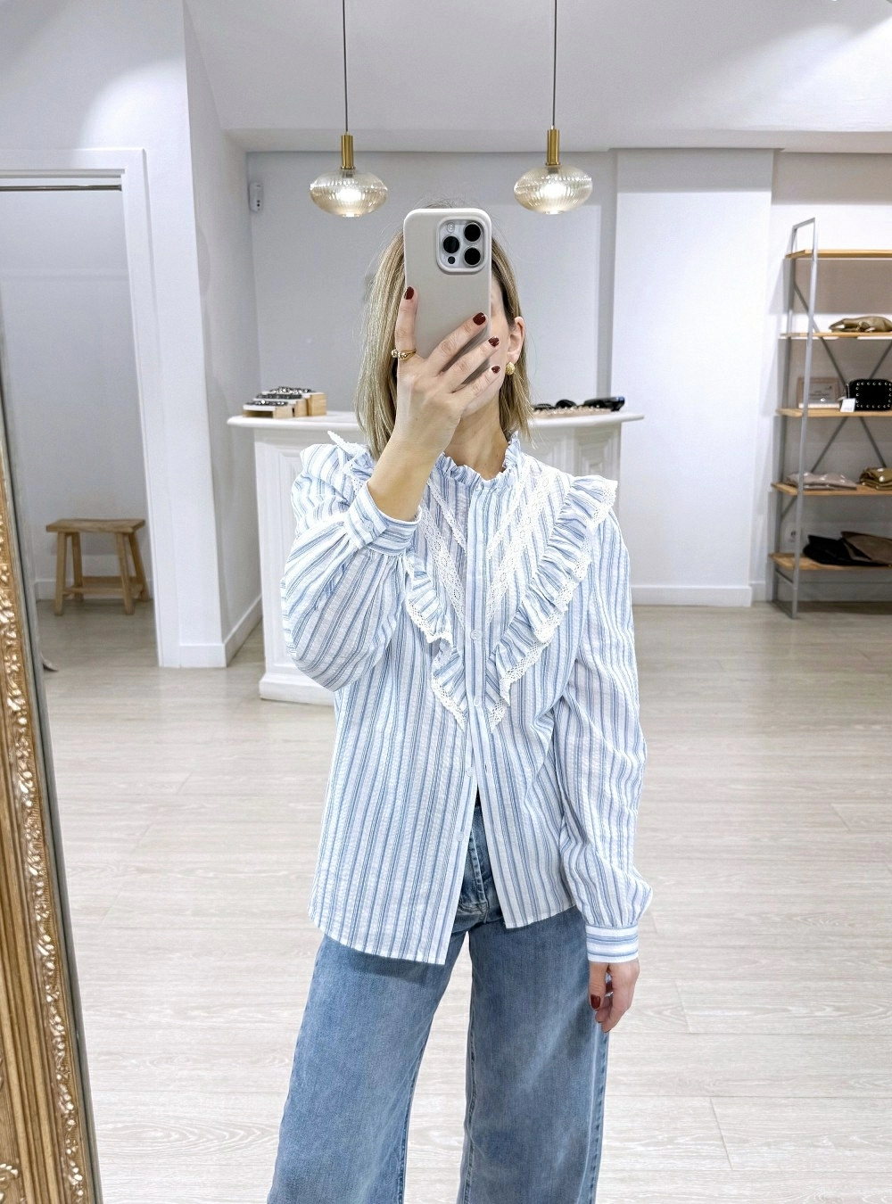 Blusa rayas y volantes en V