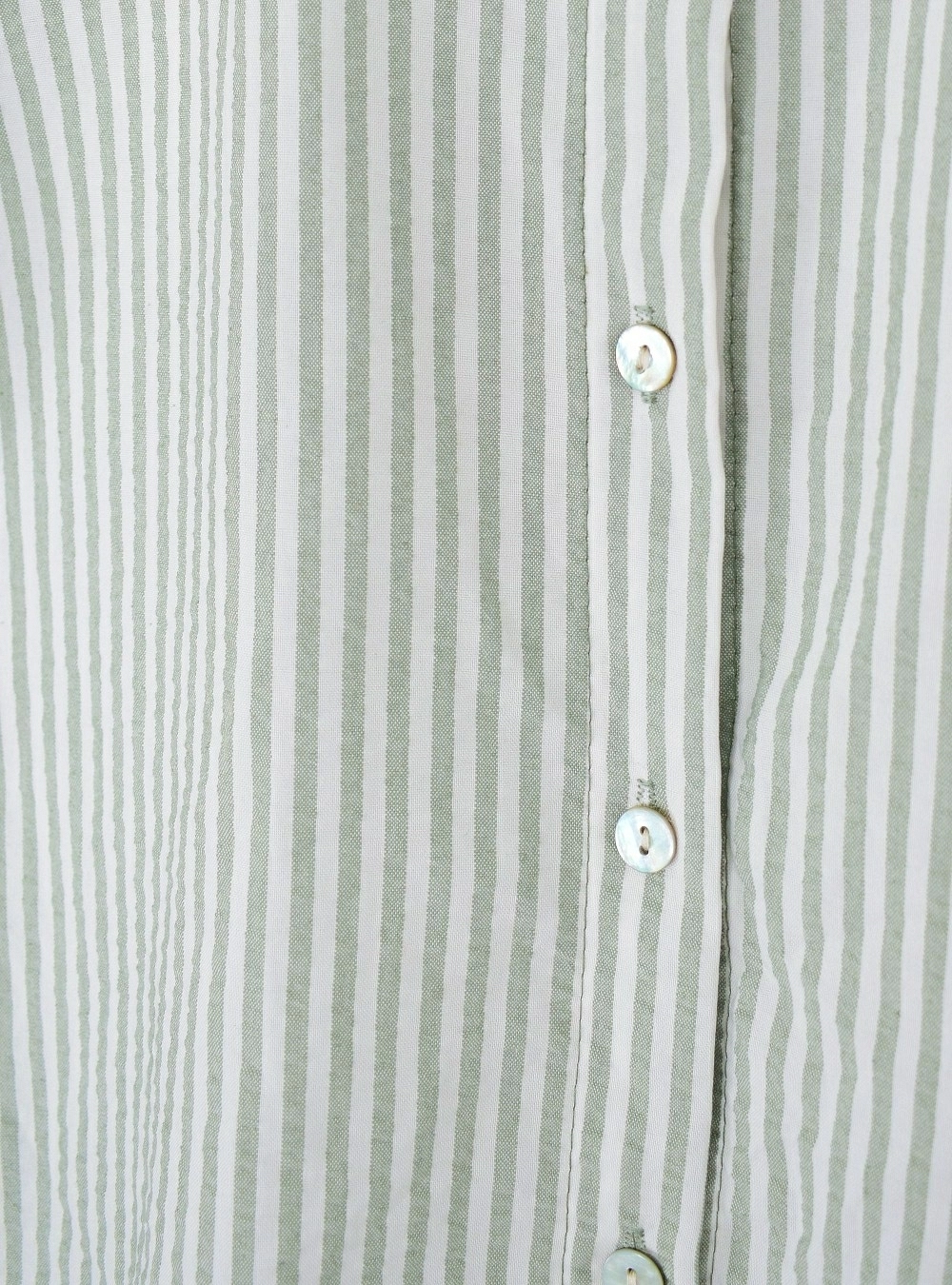 Blusa sm rayas, botones y volante
