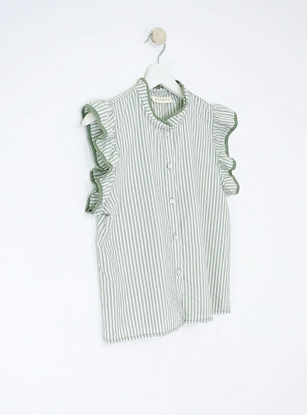 Blusa sm rayas, botones y volante