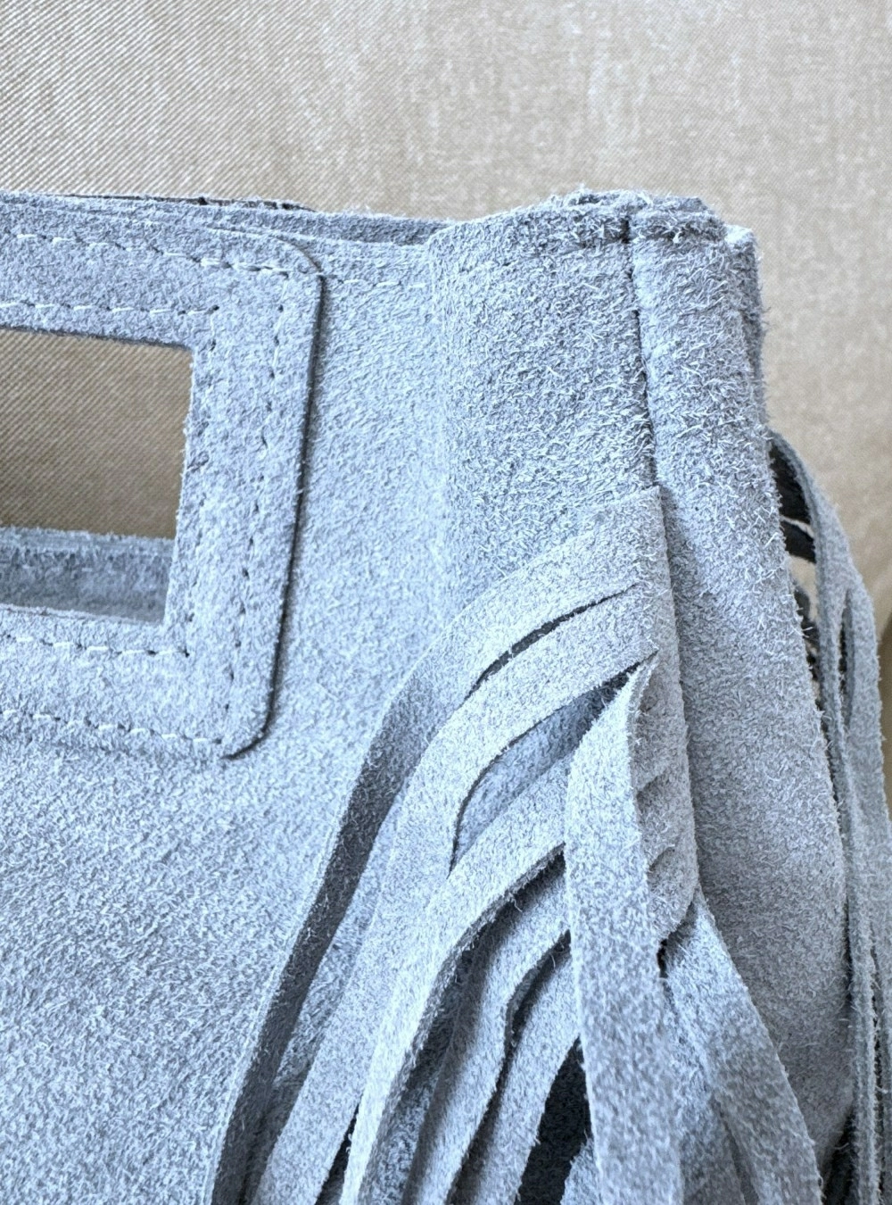 Bolso ante flecos y bandolera