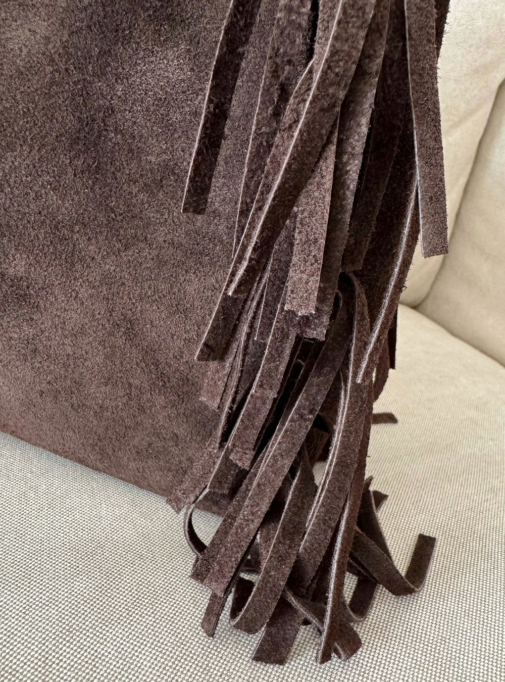 Bolso ante flecos y bandolera