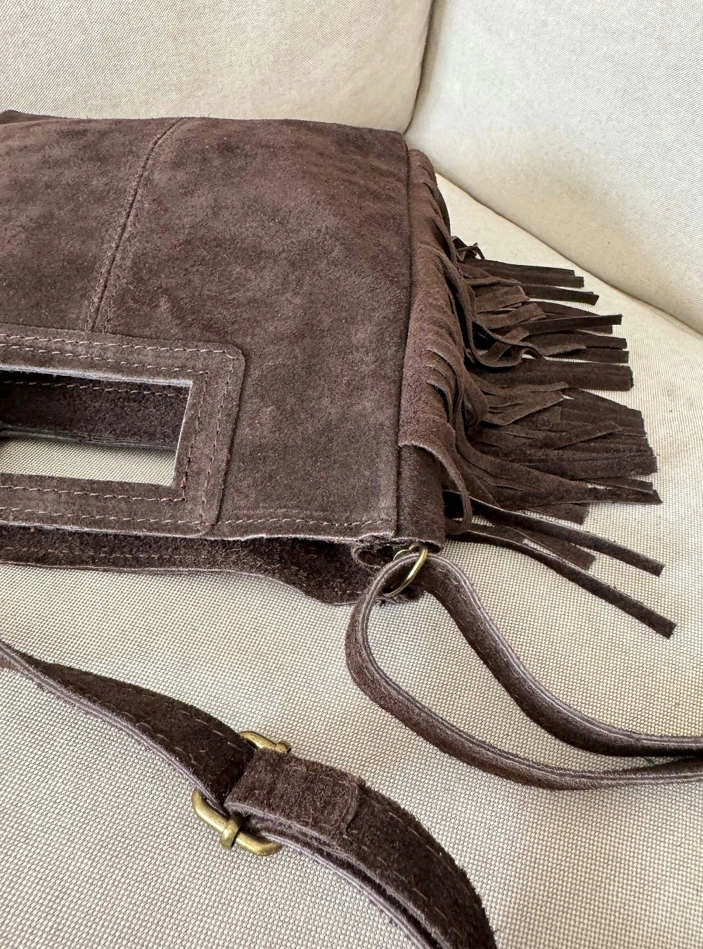 Bolso ante flecos y bandolera