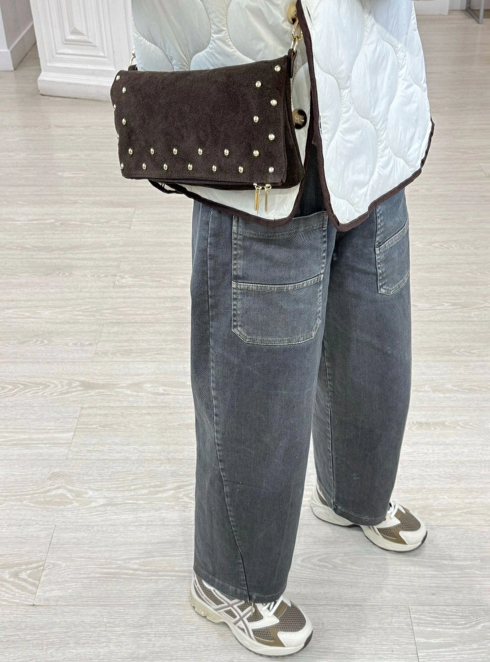 Bolso ante tachas solapa