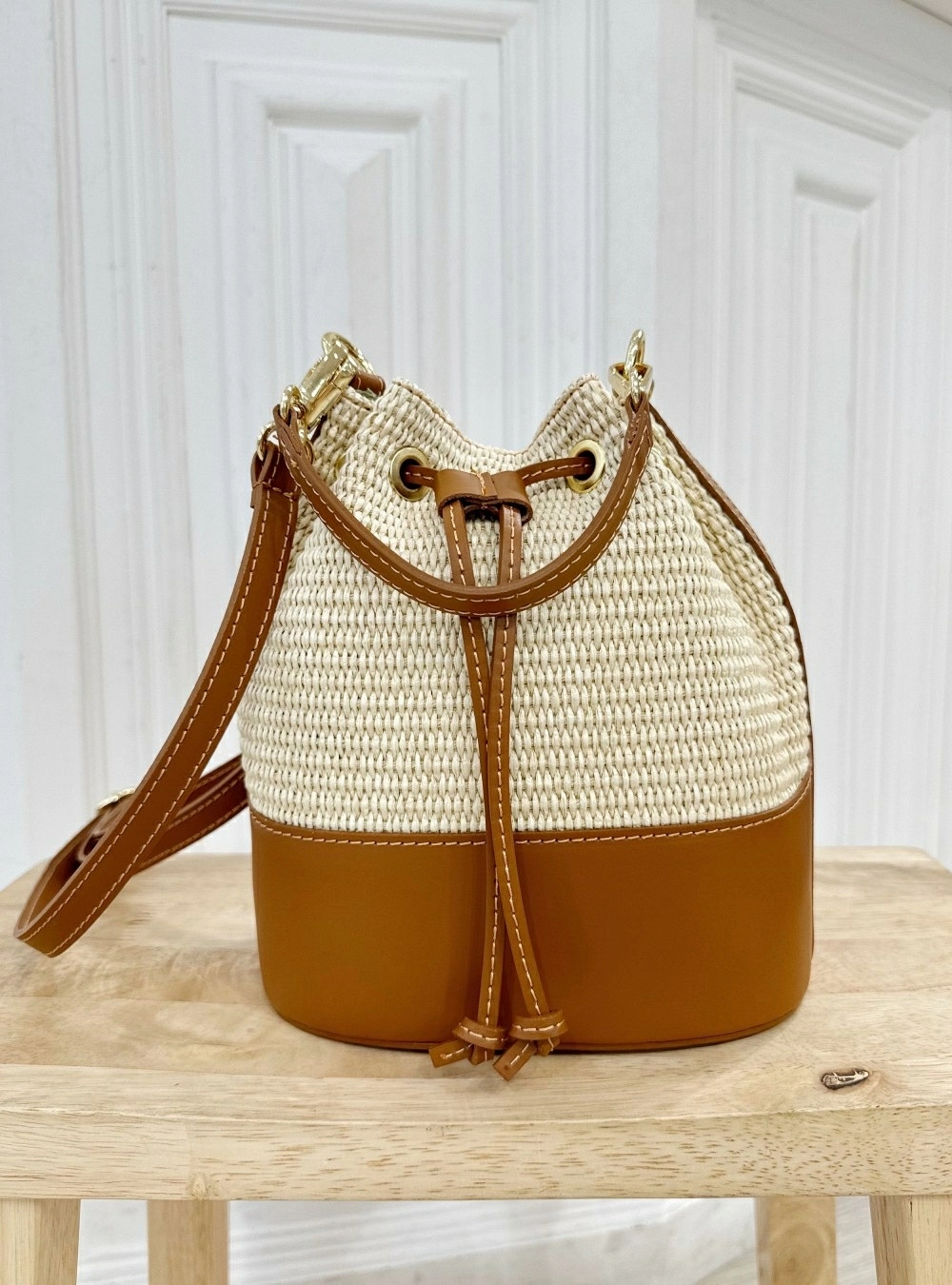 Bolso de rafia y piel