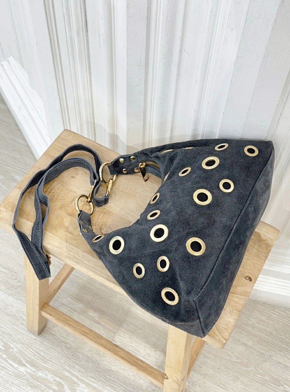 Bolso piel ante agujeros