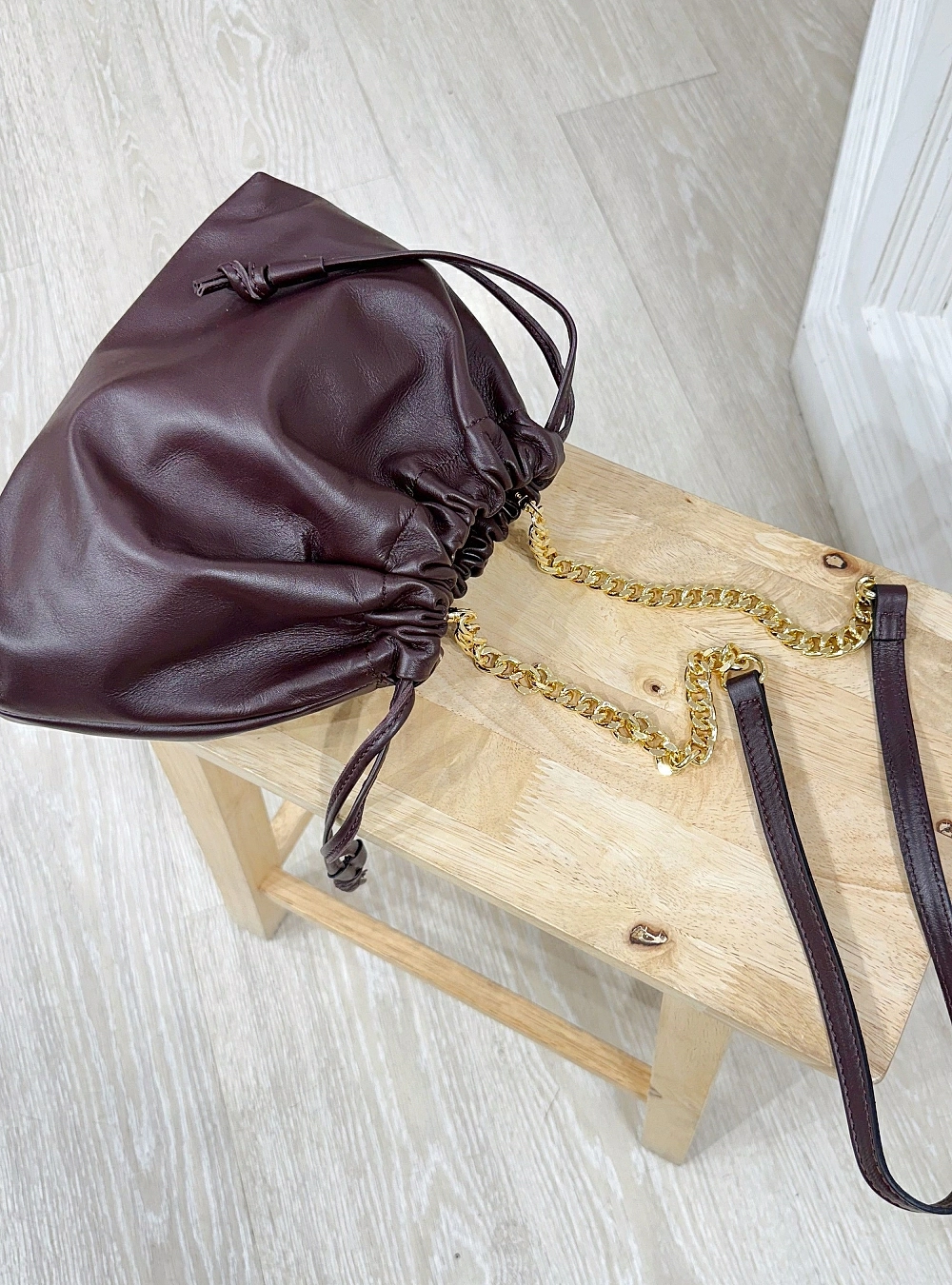 Bolso piel cierre cordon