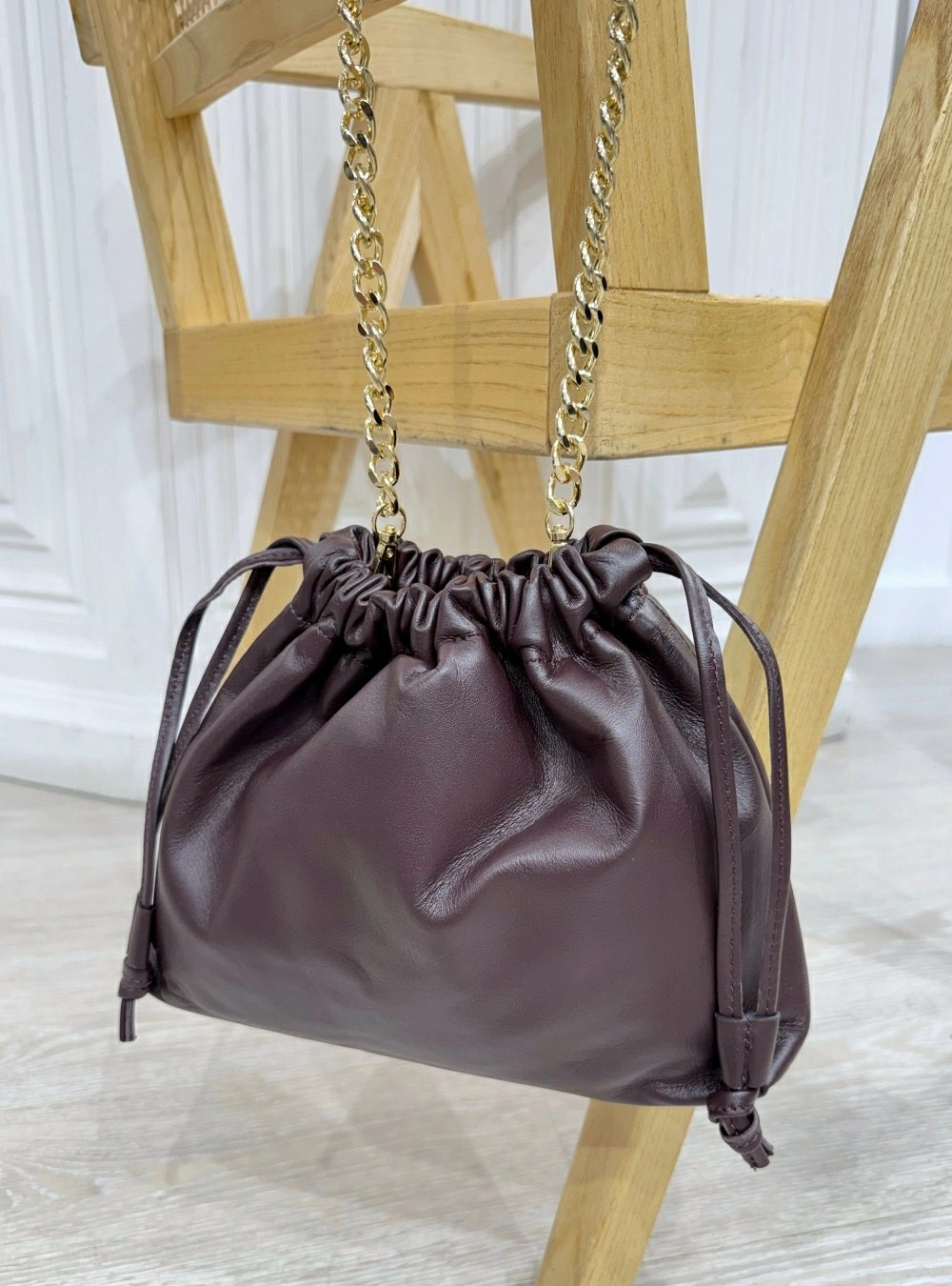 Bolso piel cierre cordon