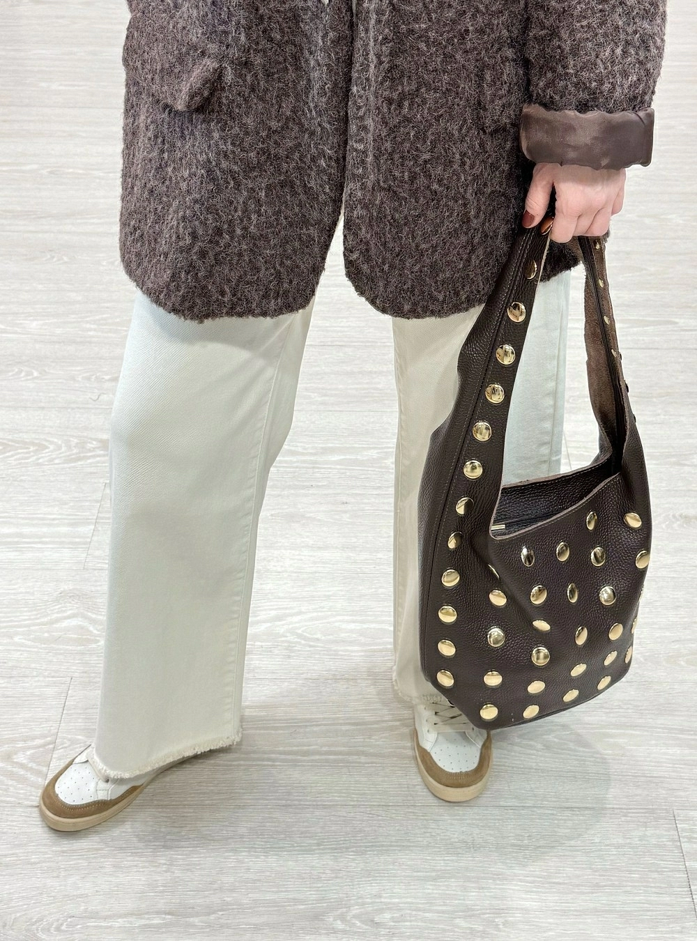 Bolso piel tachas frontal