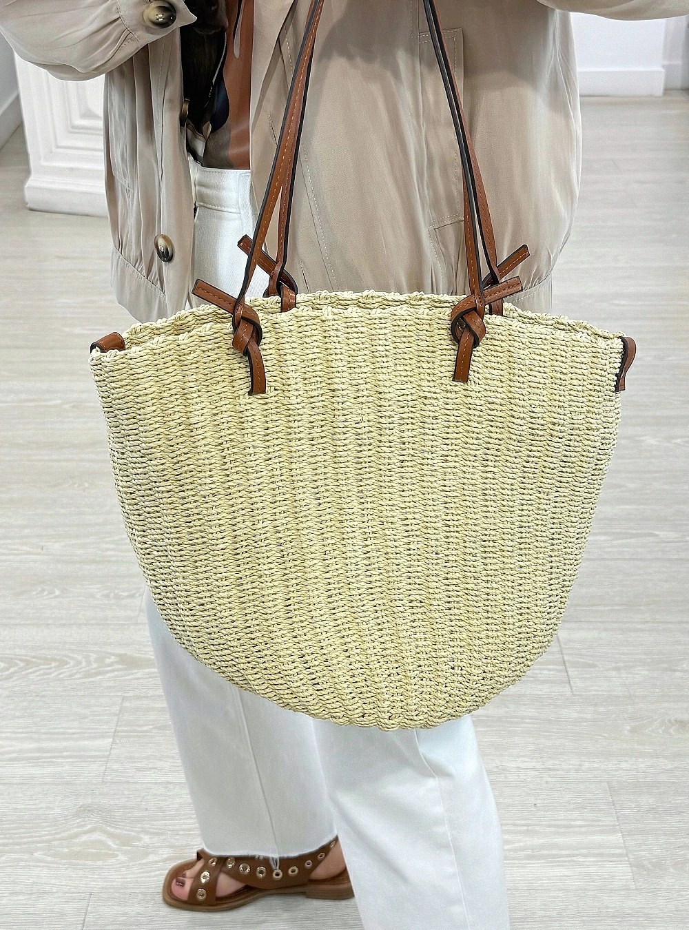 Bolso rafia y correas