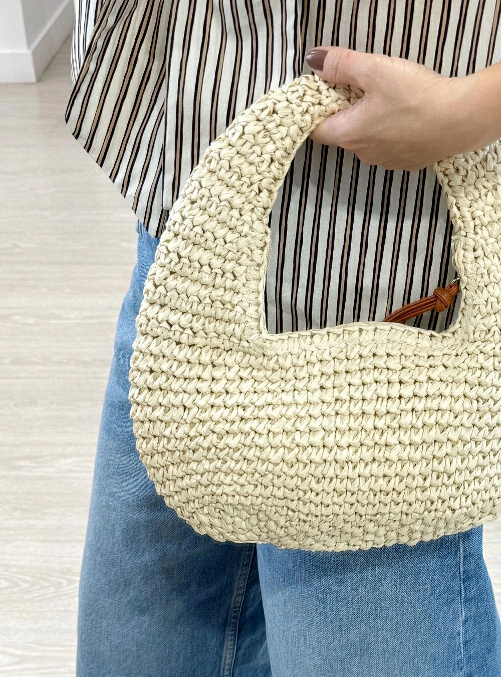 Bolso redondo rafia