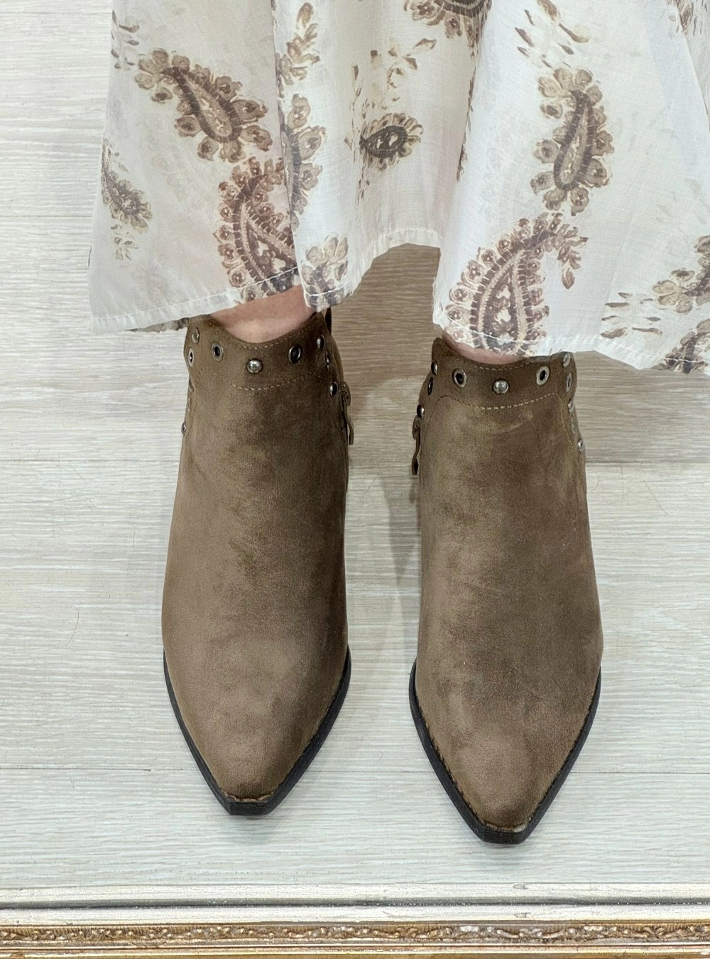 Botin tachas y cremallera Botin tachas y cremallera