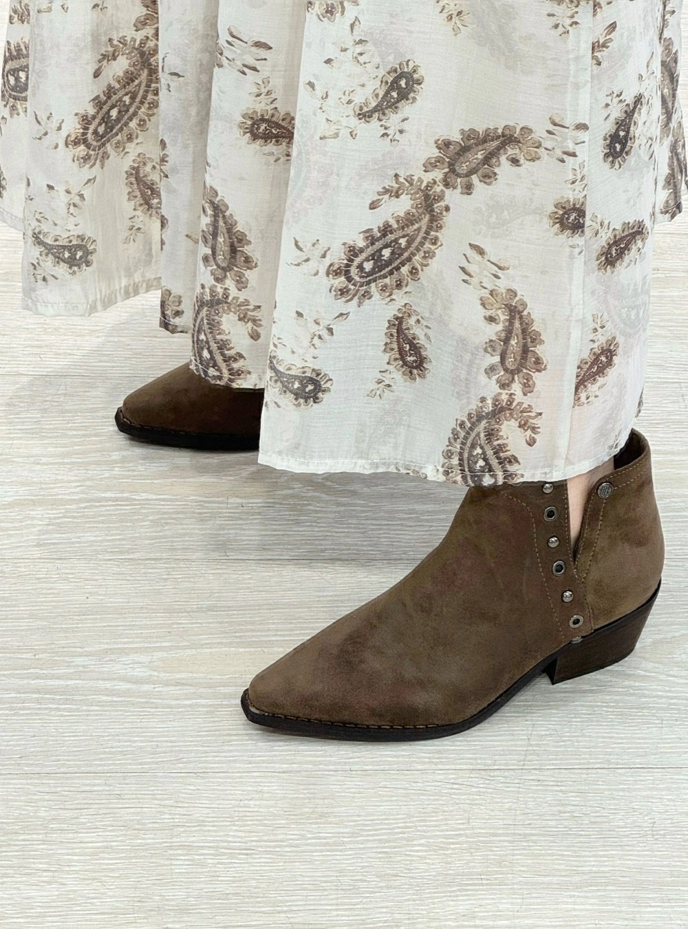 Botin tachas y cremallera Botin tachas y cremallera